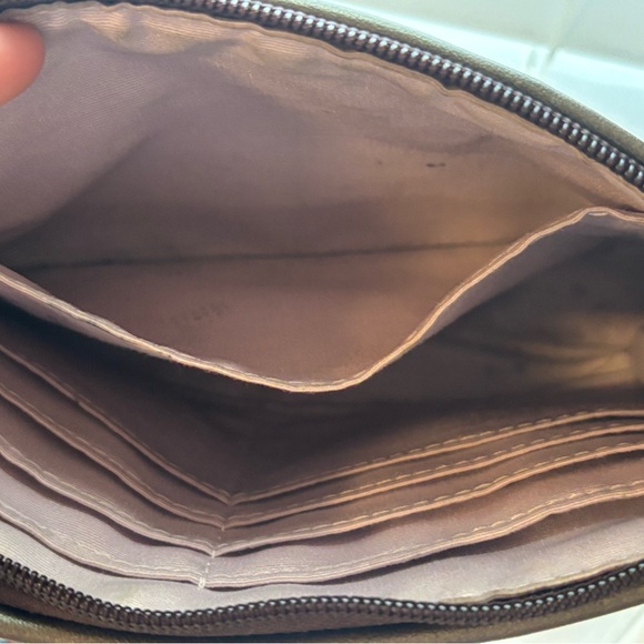 Coach Clutch -W charm and hang tag - Picture 6 of 9